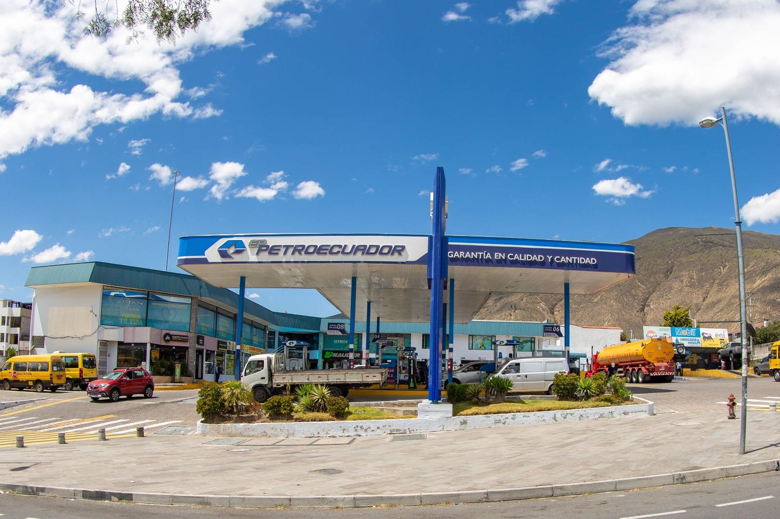 Desde enero se desaceleró la economía ecuatoriana; el subsidio a los combustibles deja sin recursos a la inversión social