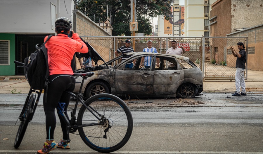 La gasolina en Venezuela es un riesgo y provoca autos incendiados