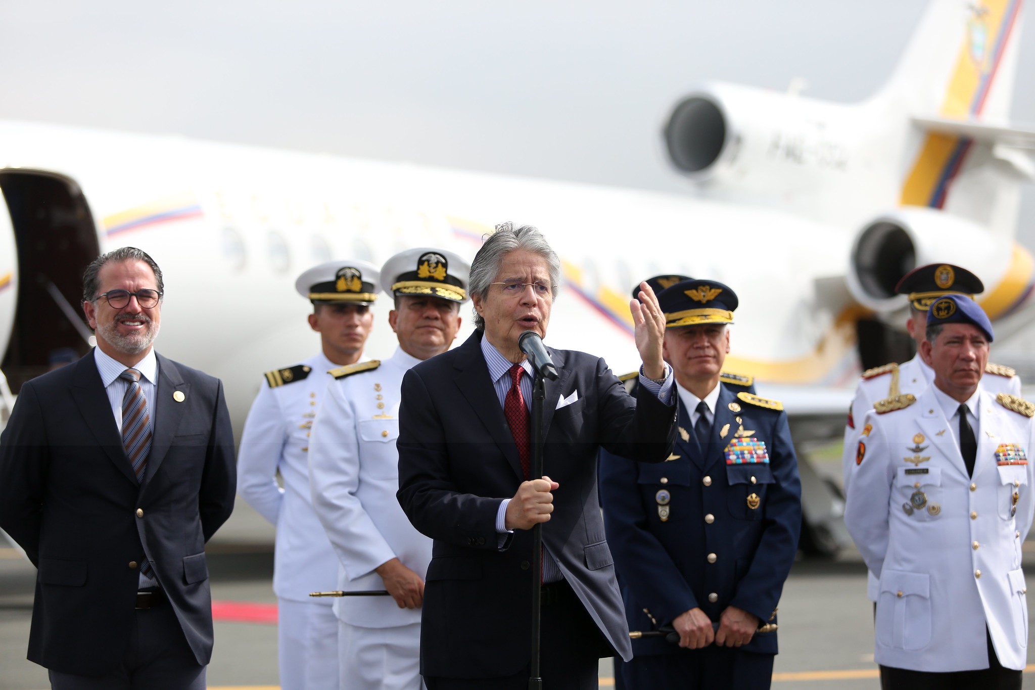 PARTICIPACIÓN. Guillermo Lasso abordará el tema de la reelección con su equipo de Gobierno al regresar de Brasil. Foto: Presidencia