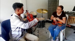 “Sinfonía por la vida”: 14 años formando músicos Esmeraldeños