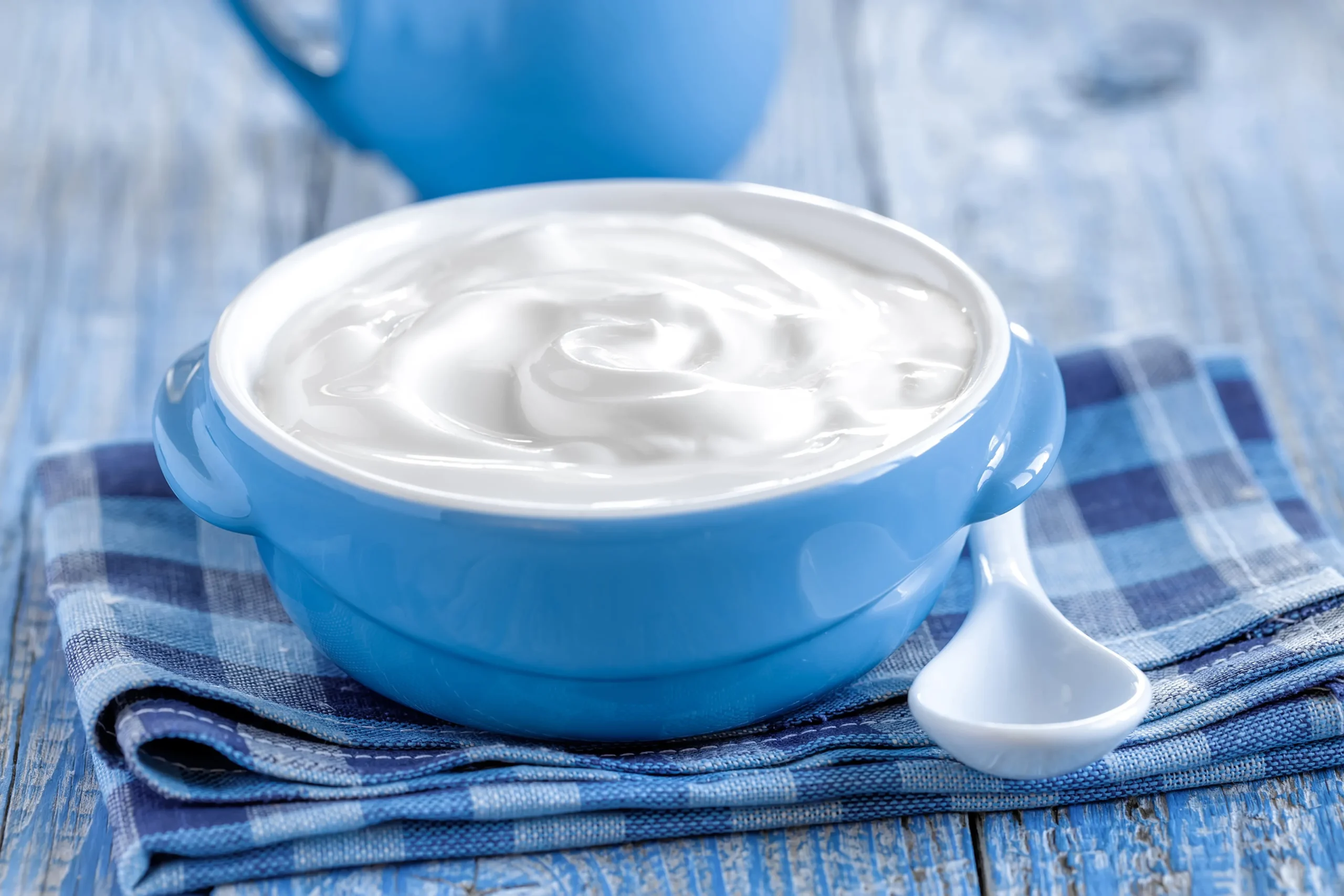 El yogur griego tiene varios beneficios para la salud.