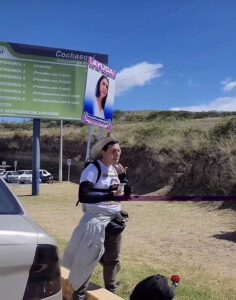 Camina por Ecuador buscando a su madre desaparecida