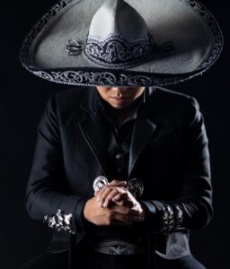 Artista ambateño presenta su primer álbum de música ranchera