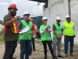 Avanzan obras de infraestructura en la Unidad Educativa 10 de Noviembre