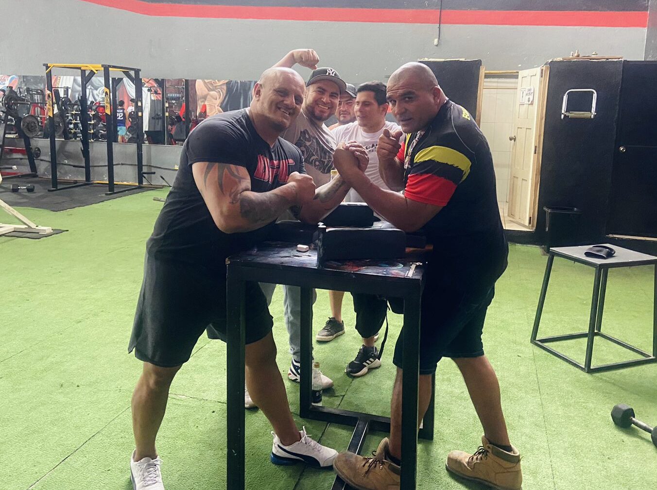 Primer Campeonato Internacional de Lucha de brazos se realizará en Ambato