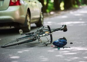 Un peligro circular en bicicleta, accidentes de tránsito son a diario
