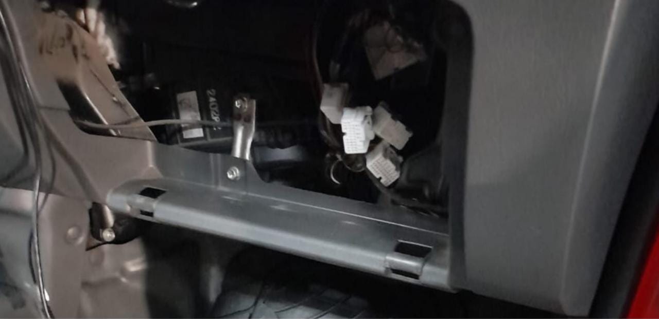 Desvalijan una camioneta en el parqueadero del mercado Colón