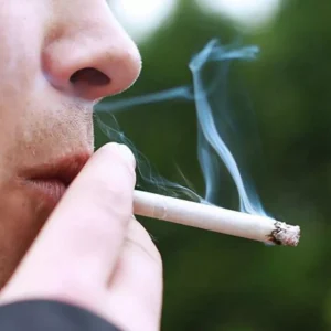 Los ecuatorianos empiezan a fumar a los 16 años