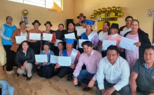 Productores de San Isidro Urdaneta recibieron certificados por el MAG