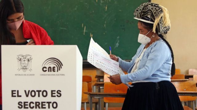 MADUREZ. El electorado deberá hacer uso del voto ‘útil’ para defender la democracia del totalitarismo. Foto: Referencial