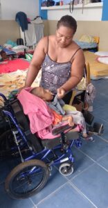 Madre pide ayuda para su hijo con discapacidad