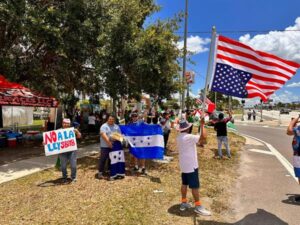 Latinos protestan contra ley de inmigración de Florida
