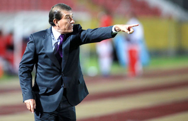 Carlos Sevilla fue el último entrenador ecuatoriano en dirigir la selección nacional.