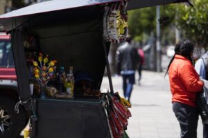 Ninguno de los candidatos a la presidencia tiene un plan realista y efectivo para generar empleo