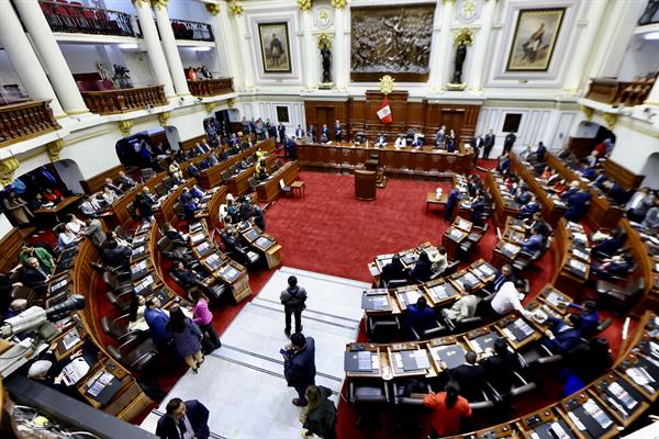 Sesión. Momento de la votación para la Presidencia del Congreso de Perú. EFE