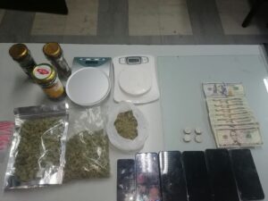 Policía detiene a un hombre con droga en su casa