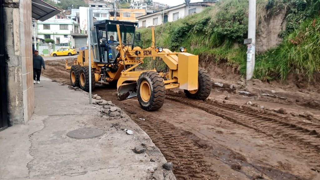 MOVILIDAD. La rehabilitación de calles genera caos en Quito.