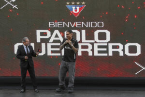 El peruano Paolo Guerrero se muestra orgulloso de llegar a Liga de Quito