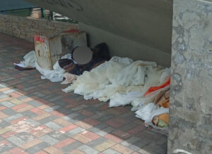 Indigentes en el parque Sucre generan temor en habitantes