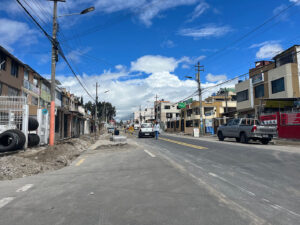 Sector comercial gravemente afectado  por regeneración de veredas en Ambato