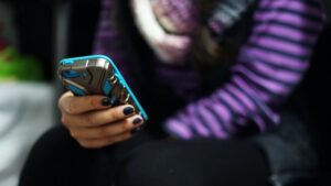 Redes sociales provocan aumento de depresión en adolescentes