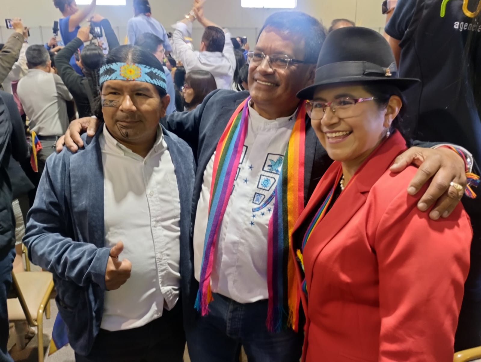 DIVISIÓN. Dirigentes del Movimiento Pachakutik acompañaron la presentación del plan de gobierno de Yaku Pérez. (DLH)