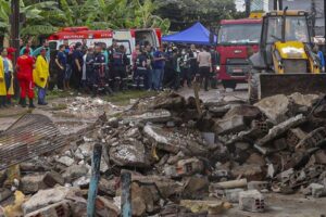 Al menos 2 muertos y 15 desaparecidos por el desplome de un edificio en Brasil