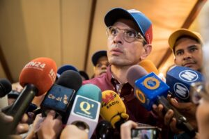 Henrique Capriles llama a la oposición venezolana a «unir fuerzas» ante las inhabilitaciones de precandidatos
