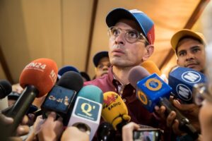 Henrique Capriles llama a la oposición venezolana a «unir fuerzas» ante las inhabilitaciones de precandidatos