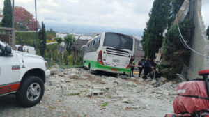 Accidente de transito en la vía Cumbayá- Quito deja nueve personas heridas