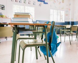 La falta de recursos aleja a los niños de las escuelas y colegios