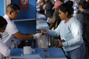 Máximo tribunal de Guatemala ordena no oficializar los resultados de las elecciones
