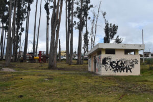Cuatro parques de Ambato convertidos en guaridas de borrachos y delincuentes