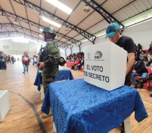 Ocho mujeres lideran las listas de candidatos a asambleístas en Imbabura