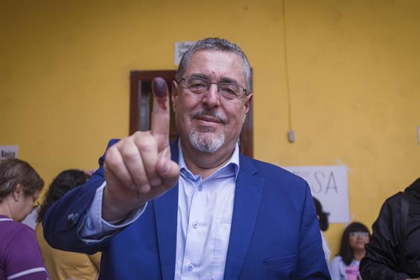 Histórico. Al posesionarse, Bernardo Arévalo de León será el primer presidente progresista de Guatemala en 70 años. EFE