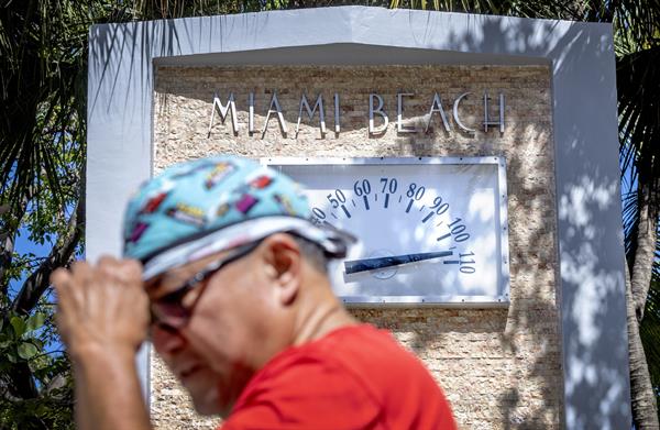 Calor. Los termómetros han llegado a niveles insospechados por las olas de calor.