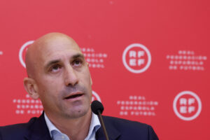 Luis Rubiales renuncia a su cargo de presidente de la RFEF