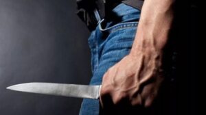Adolescente acuchilla y mata a su padre en Ambato