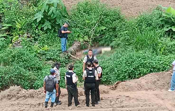 PROCEDIMIENTO. El cuerpo de la víctima fue llevado al Centro Forense de Santo Domingo.