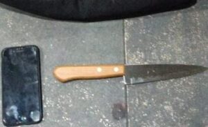 Hiere a un hombre con un cuchillo para robarle