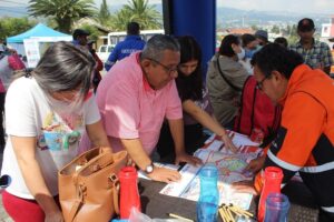 Feria de prevención ciudadana en Quito ante una erupción volcánica