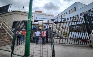 Hospital del IESS de Ambato con máquinas dañadas y sin mantenimiento para pacientes de hemodiálisis