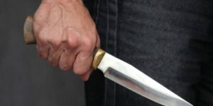 Joven es apuñalado en una fiesta en Píllaro
