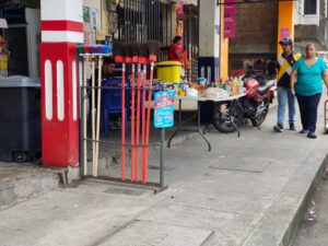 Hay quejas por las aceras obstaculizadas en Babahoyo