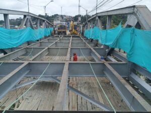 Siguen los trabajos en el puente Velasco Ibarra