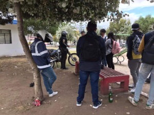 Son más de 200 notificados por tomar en vía pública en Ambato