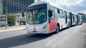 Firmado convenio para adquisición de 50 trolebuses eléctricos en Quito