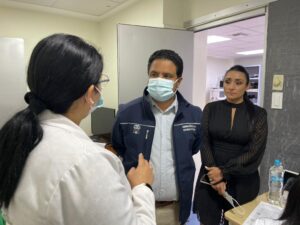 Gobernador realizó una visita sorpresa al Hospital Isidro Ayora