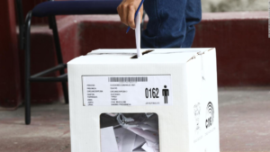 Rige silencio electoral; ecuatorianos reflexionan su voto para elegir presidente y 137 asambleístas