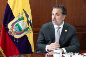 Ecuador y España se unen para combatir a tramitadores y buscan extensión de visa Schengen